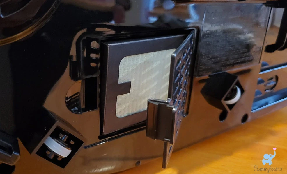hepa filter on bottom of the baby brezza bottle washer pro