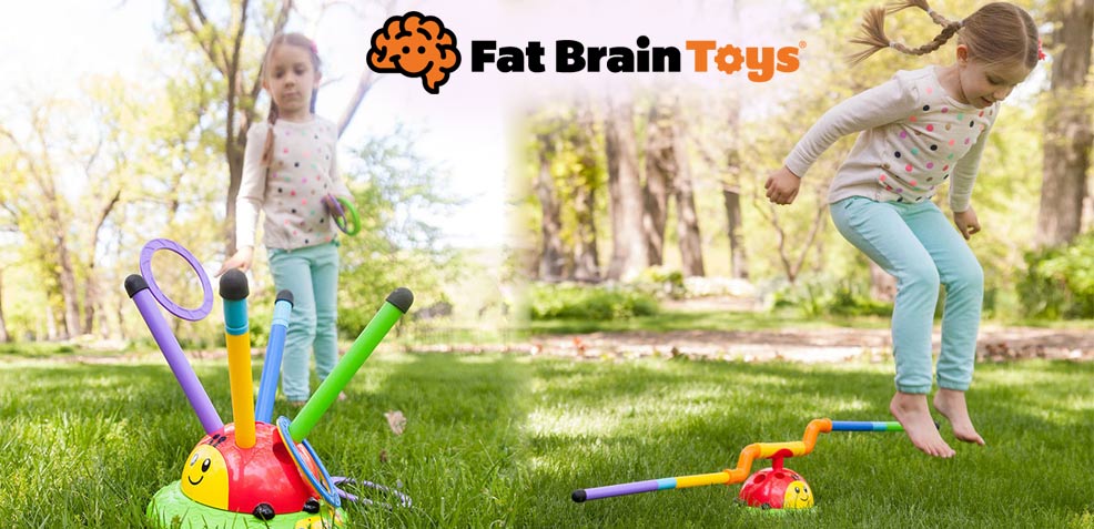 лучшие подарки трехлетней девочке Fat Brain Toys Musical Jump n Toss