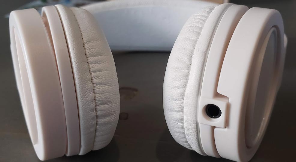 buddyphones explore headphones buttons ports