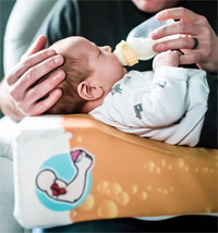 pillow for dads bottle feeding daddy-o