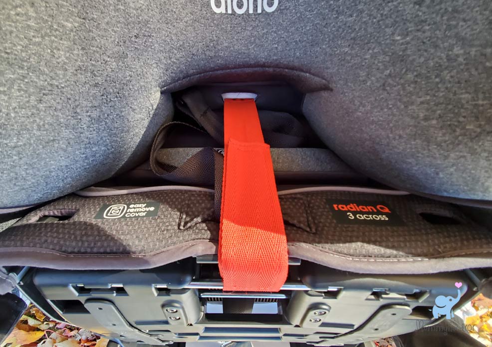red strap on the diono radian 3qx convertible car seat