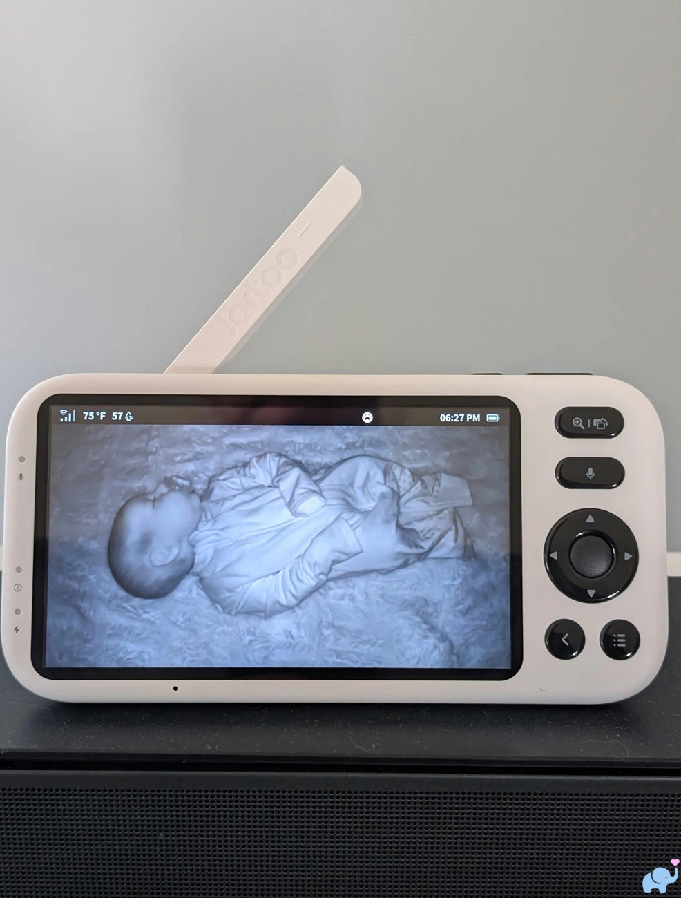 Black-and-white infrared night vision displayed on the Jartoo JBM550 parent monitor