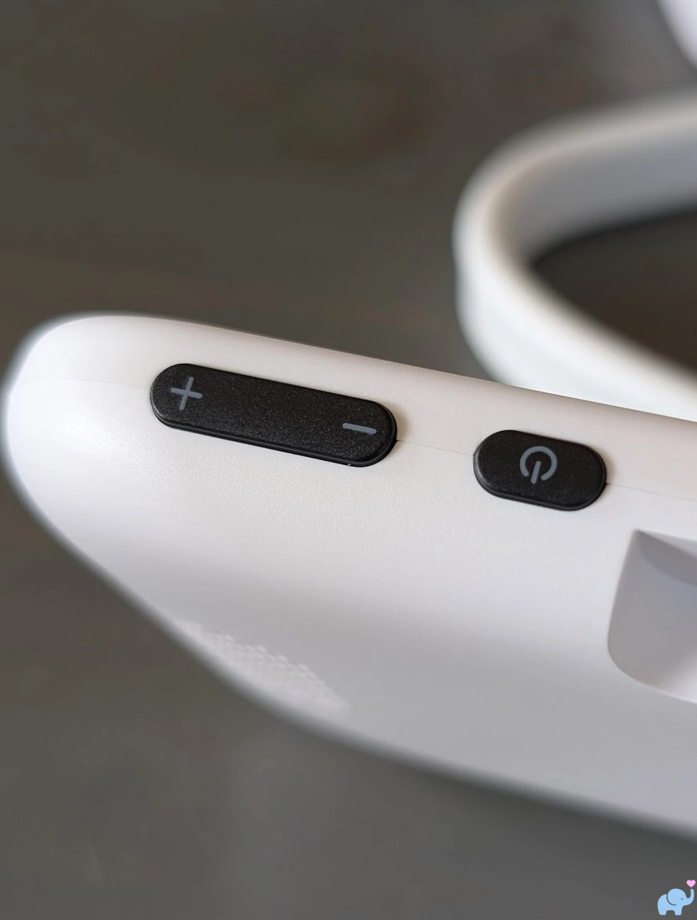 Top edge of the Jartoo JBM550 parent unit showing volume and power buttons
