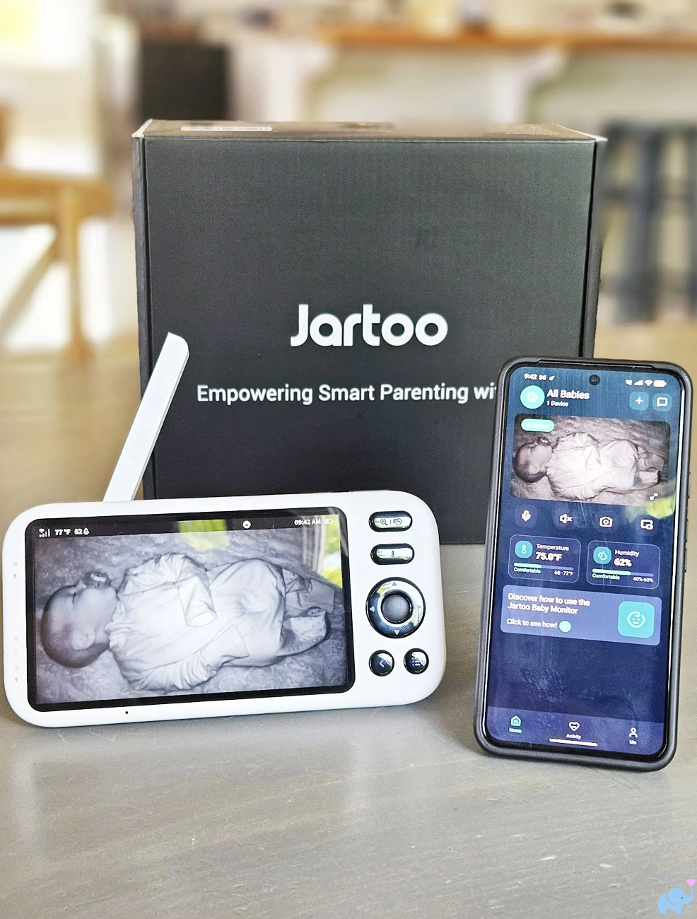 simultaneous streaming on the app and parent unit with the jartoo jbm550 smart baby monitor