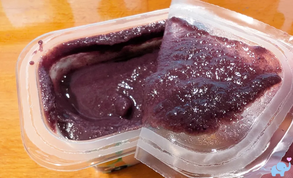 Little Spoon Babyblends plastic peel-back inner seal being removed