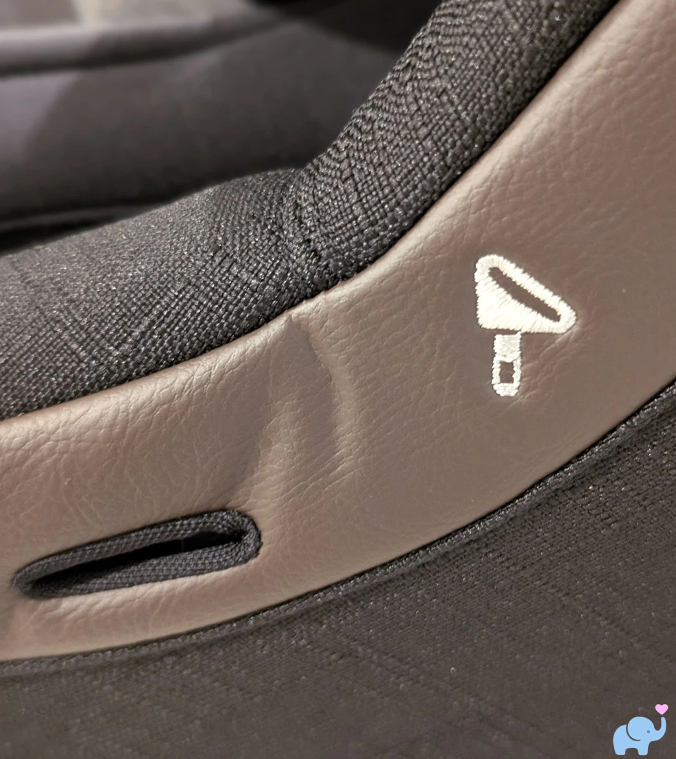 nuna revv maxx magnetic harness buckle tongue holder