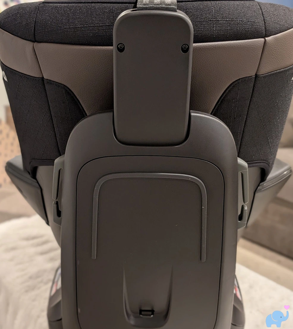 nuna revv maxx rear view showing high quality components