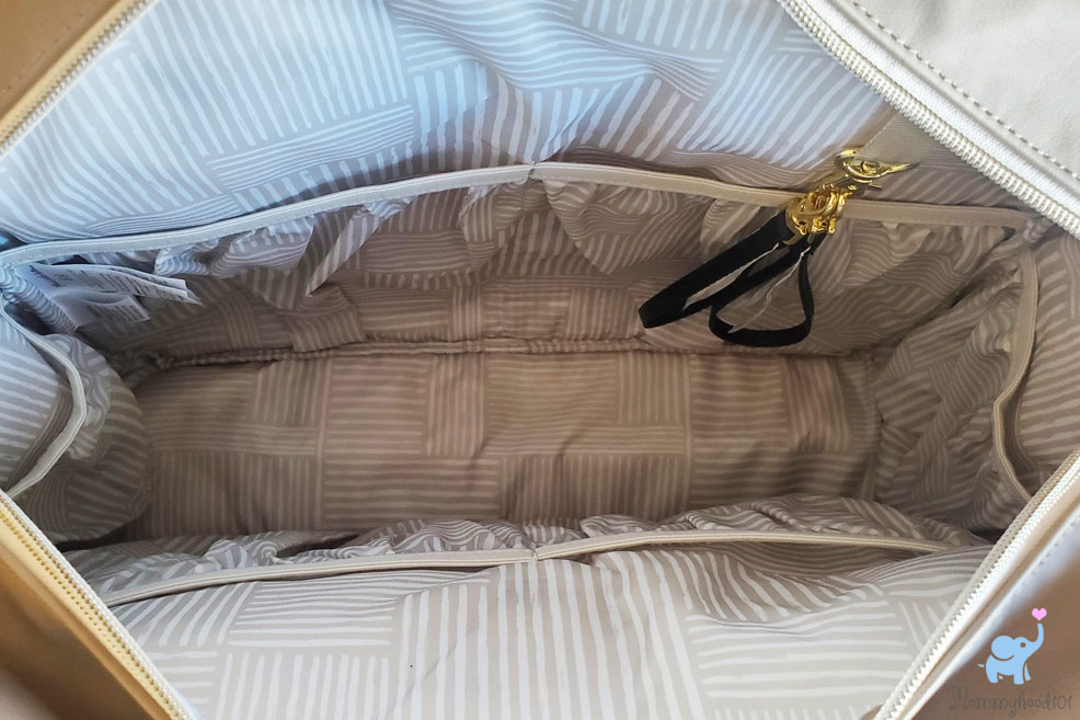 interior pockets on the boxy deluxe diaper bag