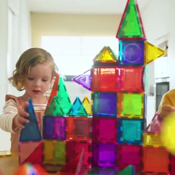 kids building with picassotiles magnetic tiles building set STEM for preschoolers