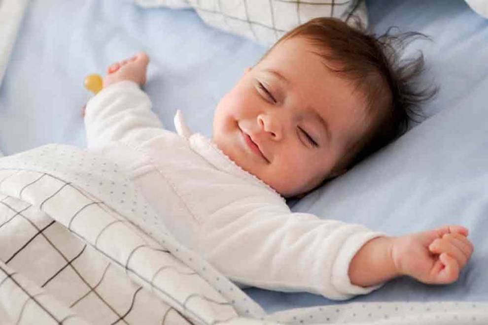 6 Tricks To Help Your Baby Fall Asleep Alone